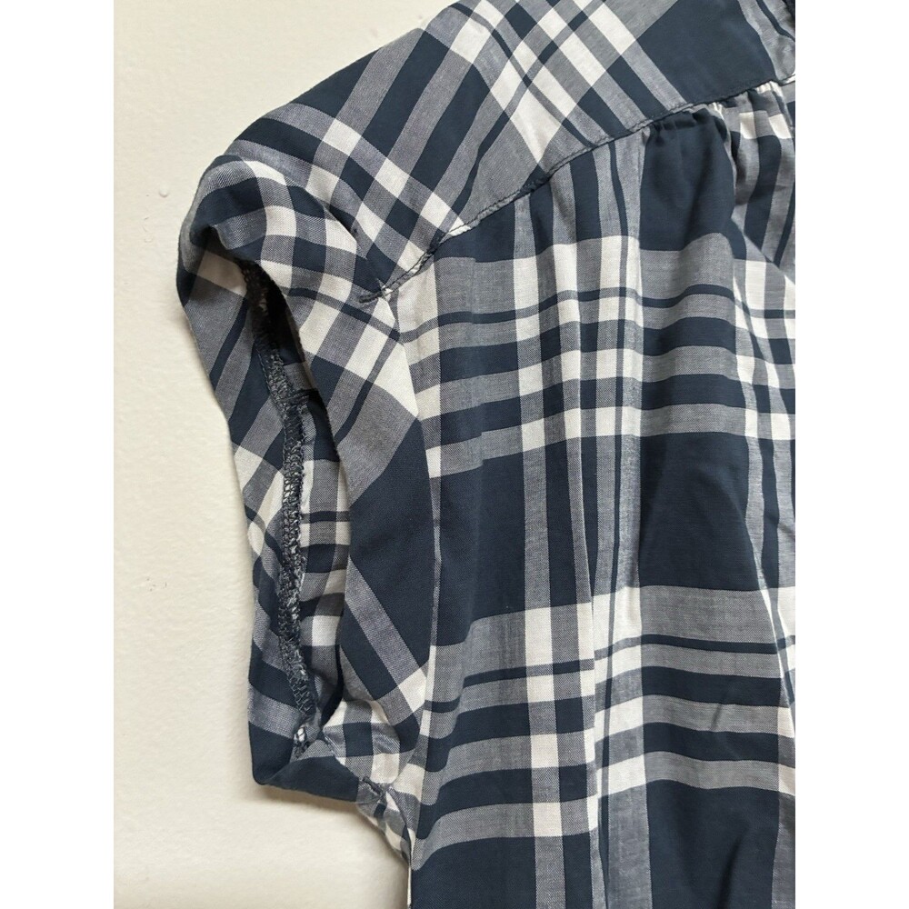 Kuhl Women’s Medium Blue And White Button Down Light Cropped Short Sleeve - Picture 3 of 13